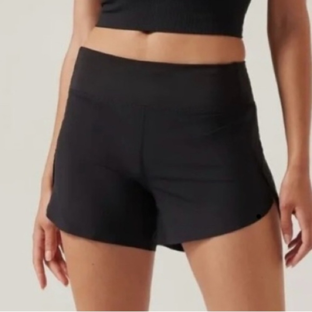 Athleta Run with it Short in Black 3.5"